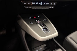 met. harmaa Audi Q4 e-tron 2026 kuva 24.