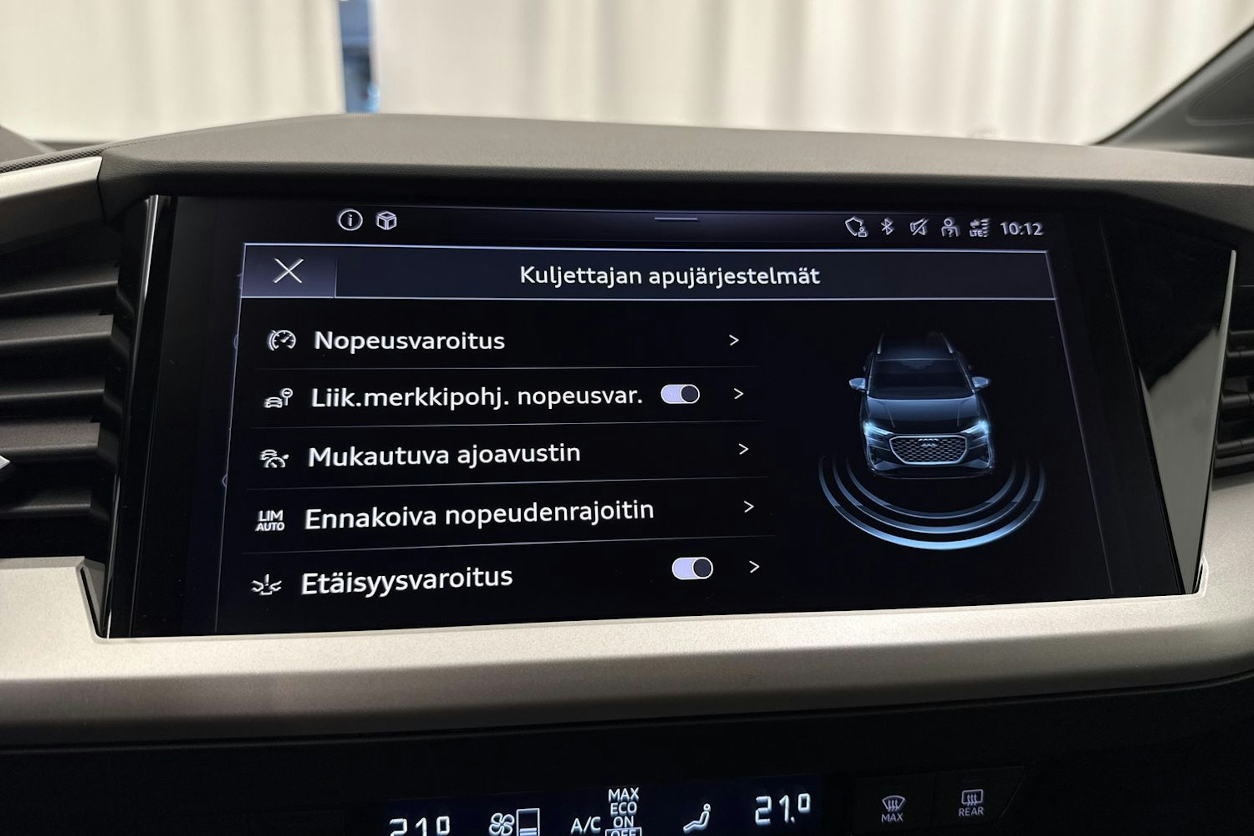 met. harmaa Audi Q4 e-tron 2026 kuva 29.