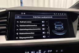 met. harmaa Audi Q4 e-tron 2026 kuva 30.