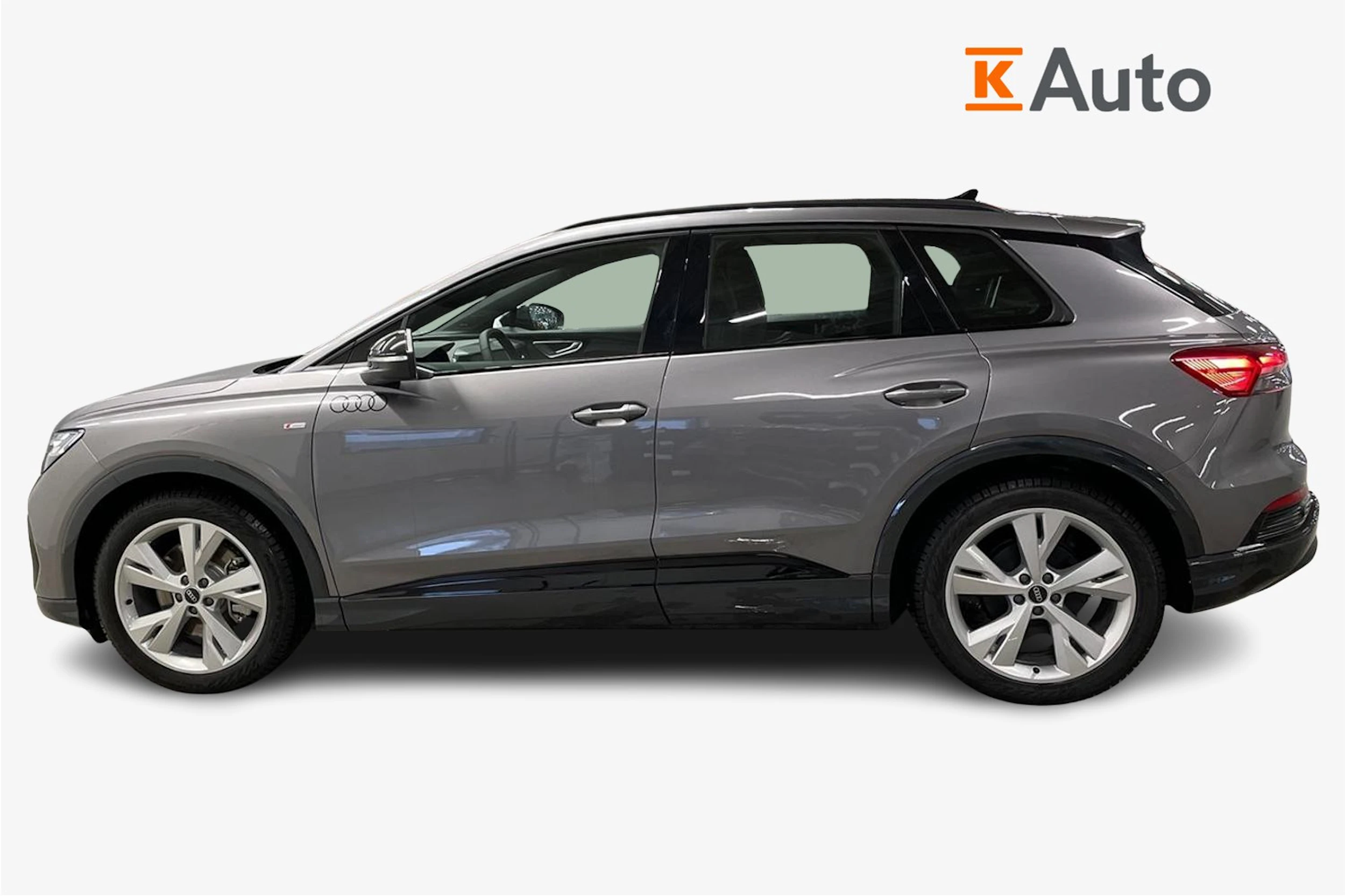 harmaa Audi Q4 e-tron 2026 kuva 5.