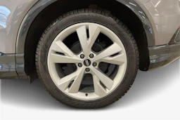 harmaa Audi Q4 e-tron 2026 kuva 9.