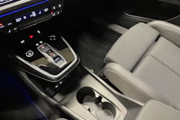 harmaa Audi Q4 e-tron 2026 kuva 14.