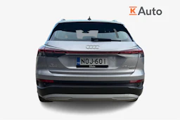 harmaa Audi Q4 e-tron 2026 kuva 3.
