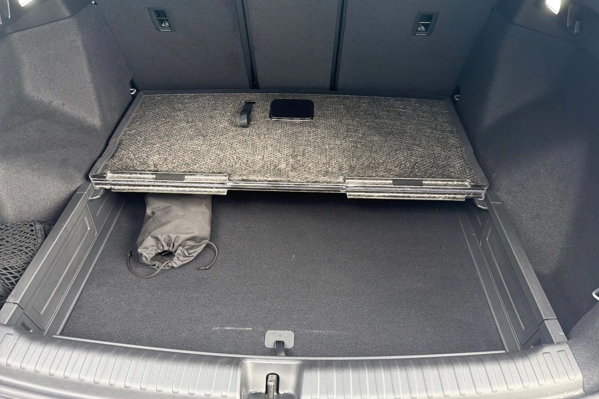 harmaa Audi Q4 e-tron 2026 kuva 13.