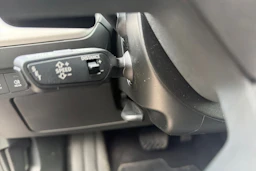 harmaa Audi Q4 e-tron 2026 kuva 15.