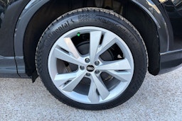 Musta Audi Q4 e-tron 2026 kuva 10.