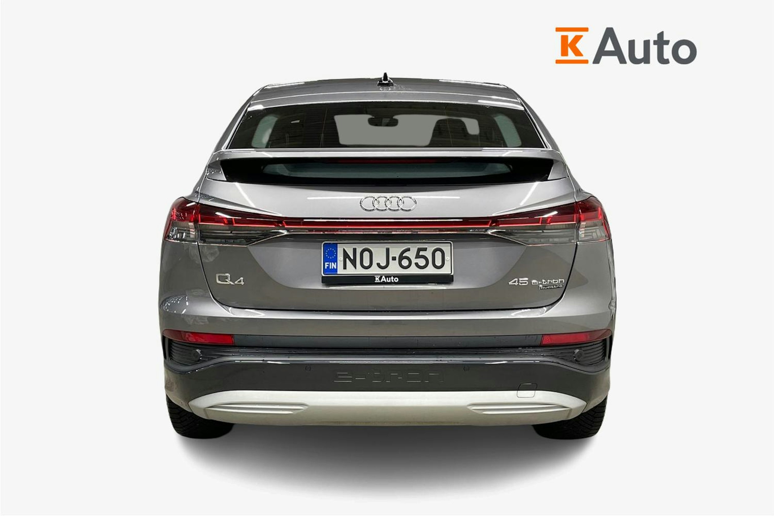 harmaa Audi Q4 e-tron 2026 kuva 3.