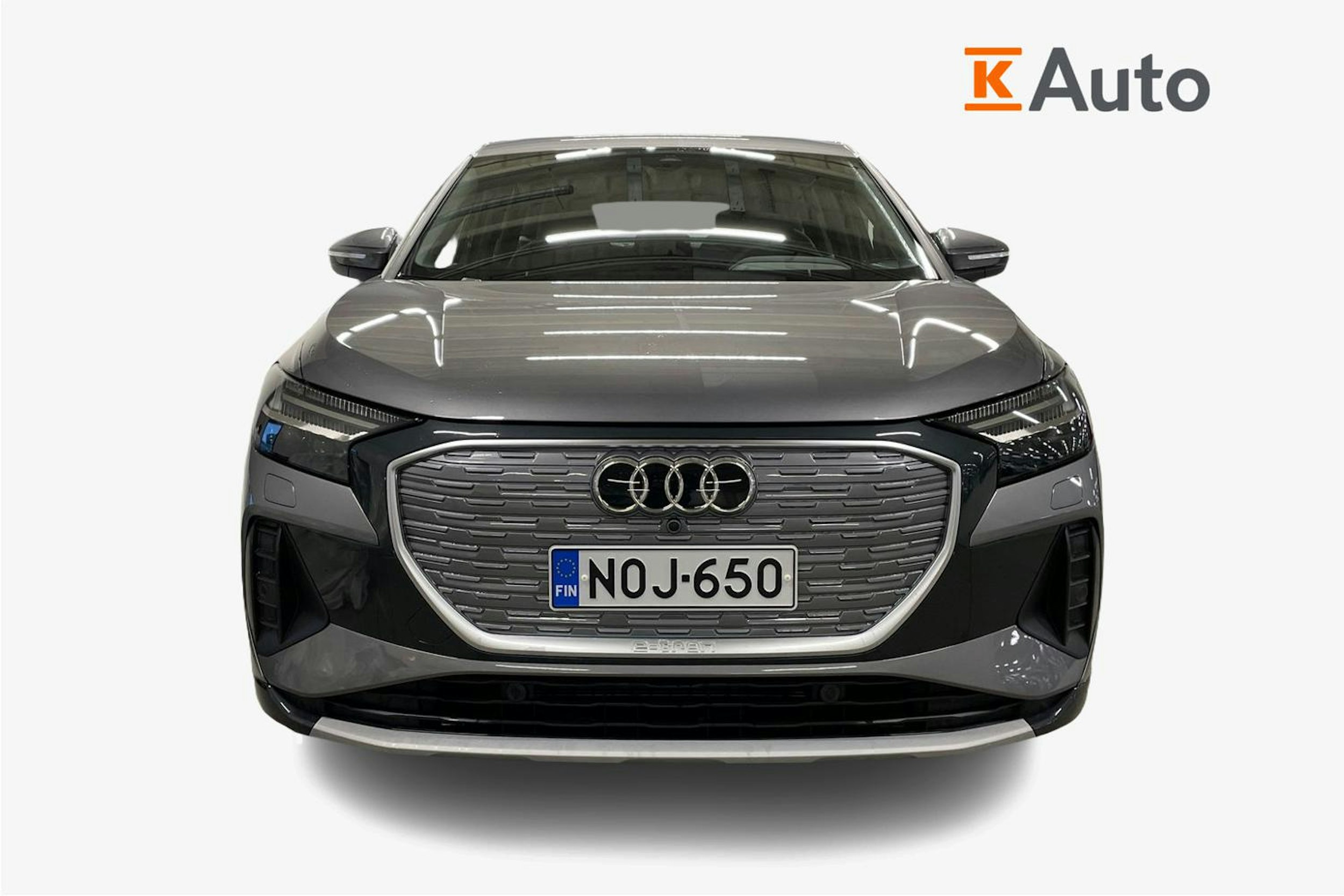 harmaa Audi Q4 e-tron 2026 kuva 5.