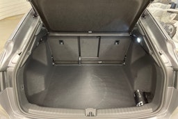 harmaa Audi Q4 e-tron 2026 kuva 14.