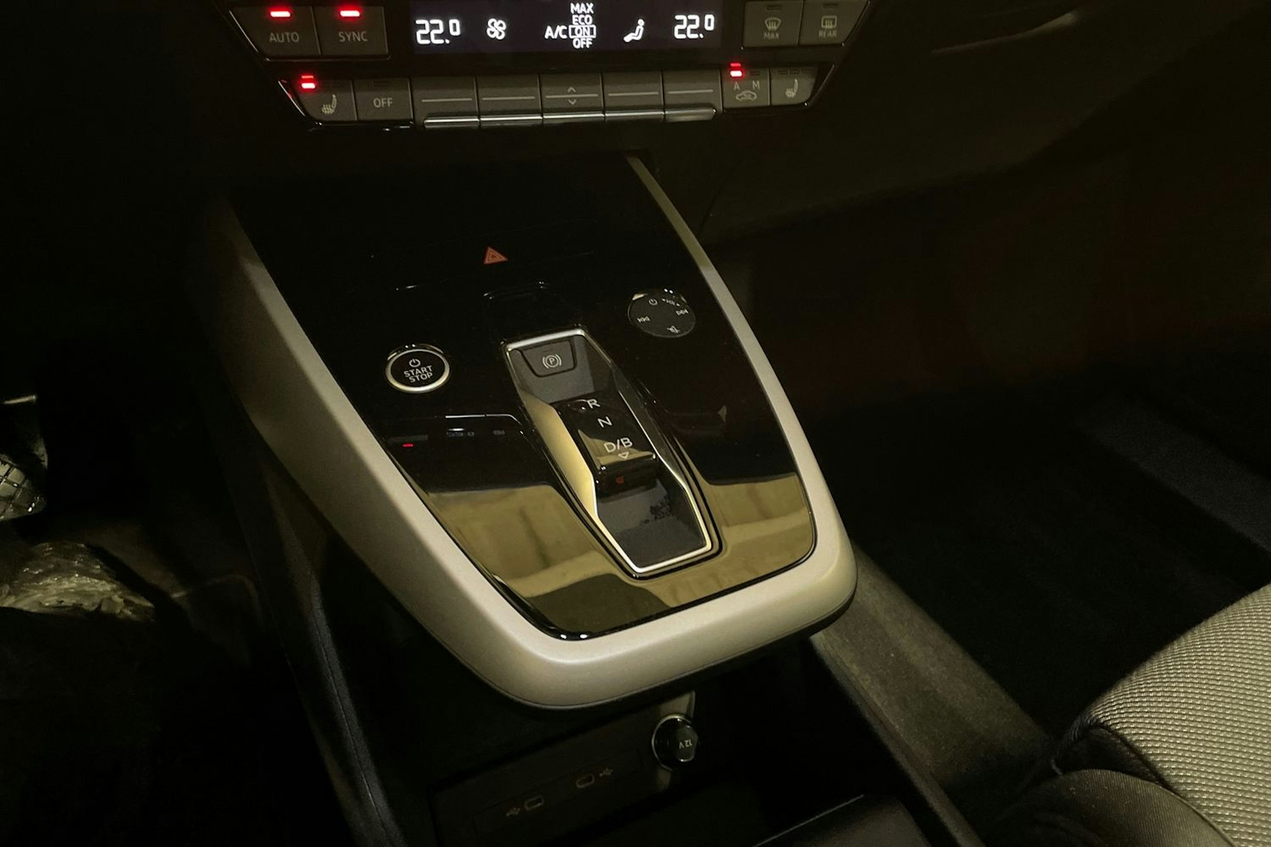 harmaa Audi Q4 e-tron 2026 kuva 17.