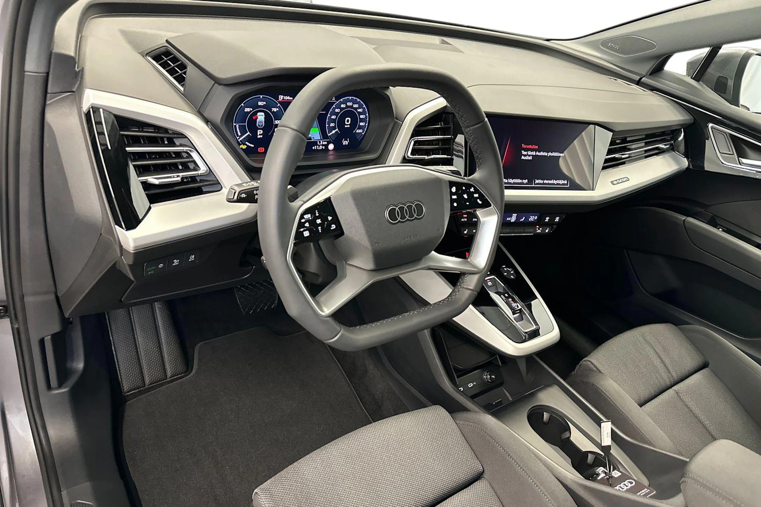 taifun harmaa Audi Q4 e-tron 2026 kuva 12.