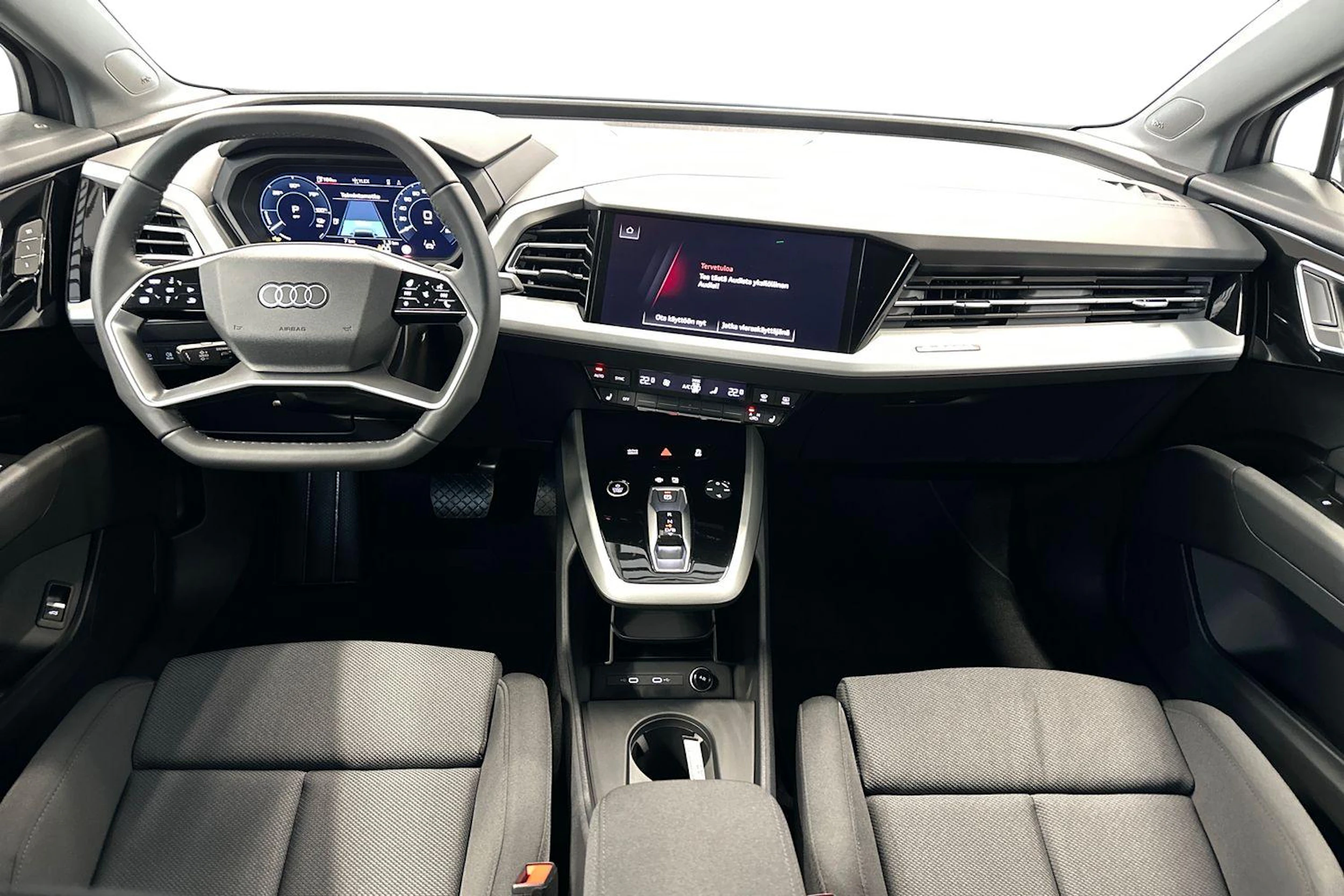 taifun harmaa Audi Q4 e-tron 2026 kuva 13.