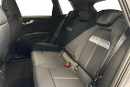 taifun harmaa Audi Q4 e-tron 2026 kuva 16.