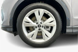 taifun harmaa Audi Q4 e-tron 2026 kuva 17.