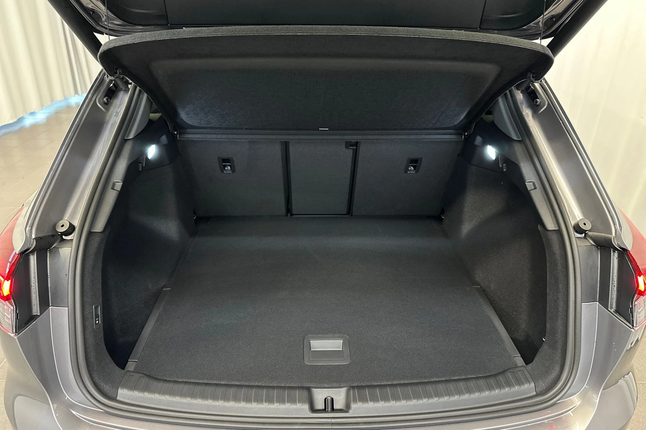 taifun harmaa Audi Q4 e-tron 2026 kuva 20.