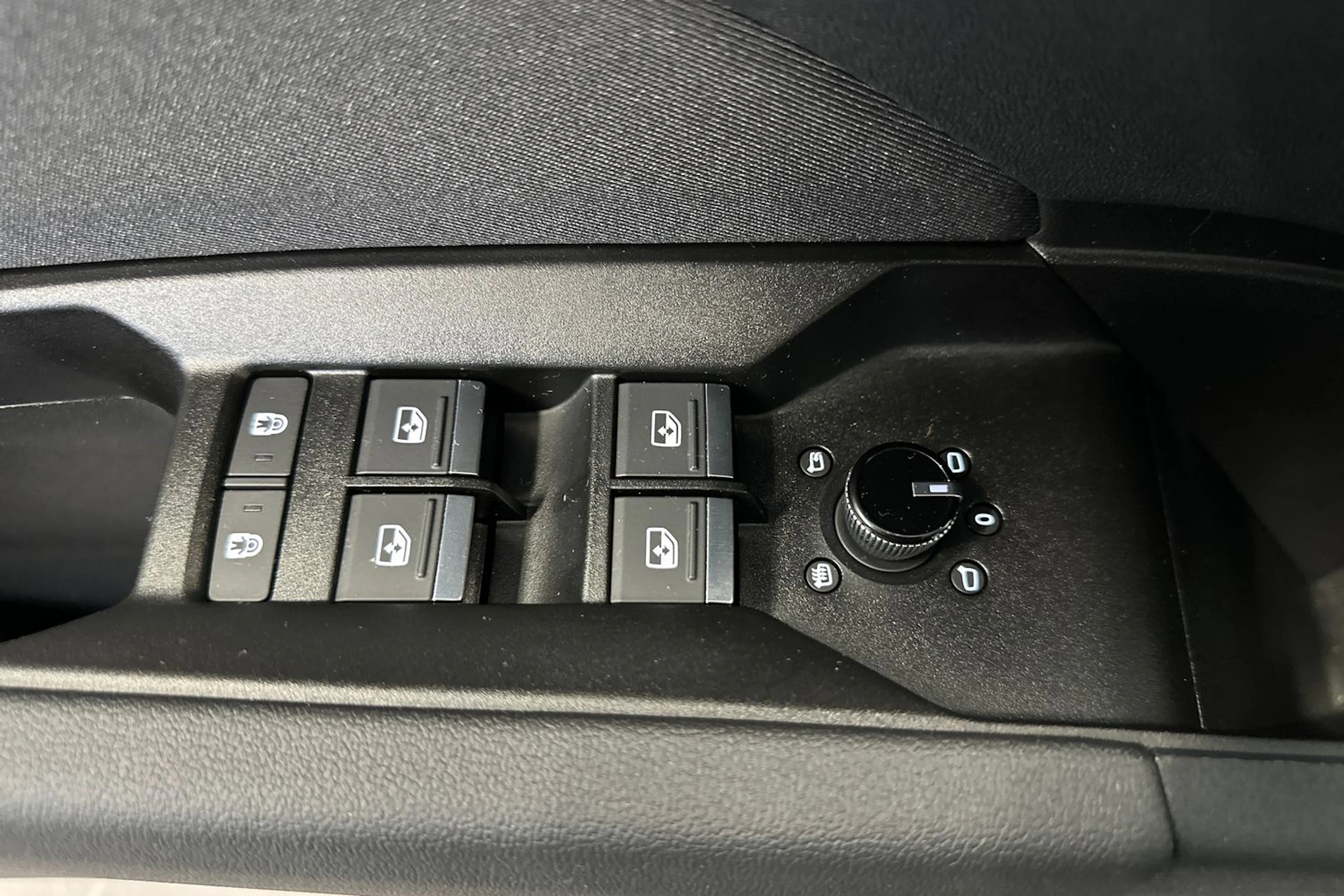 taifun harmaa Audi Q4 e-tron 2026 kuva 25.