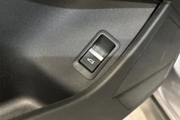 taifun harmaa Audi Q4 e-tron 2026 kuva 26.