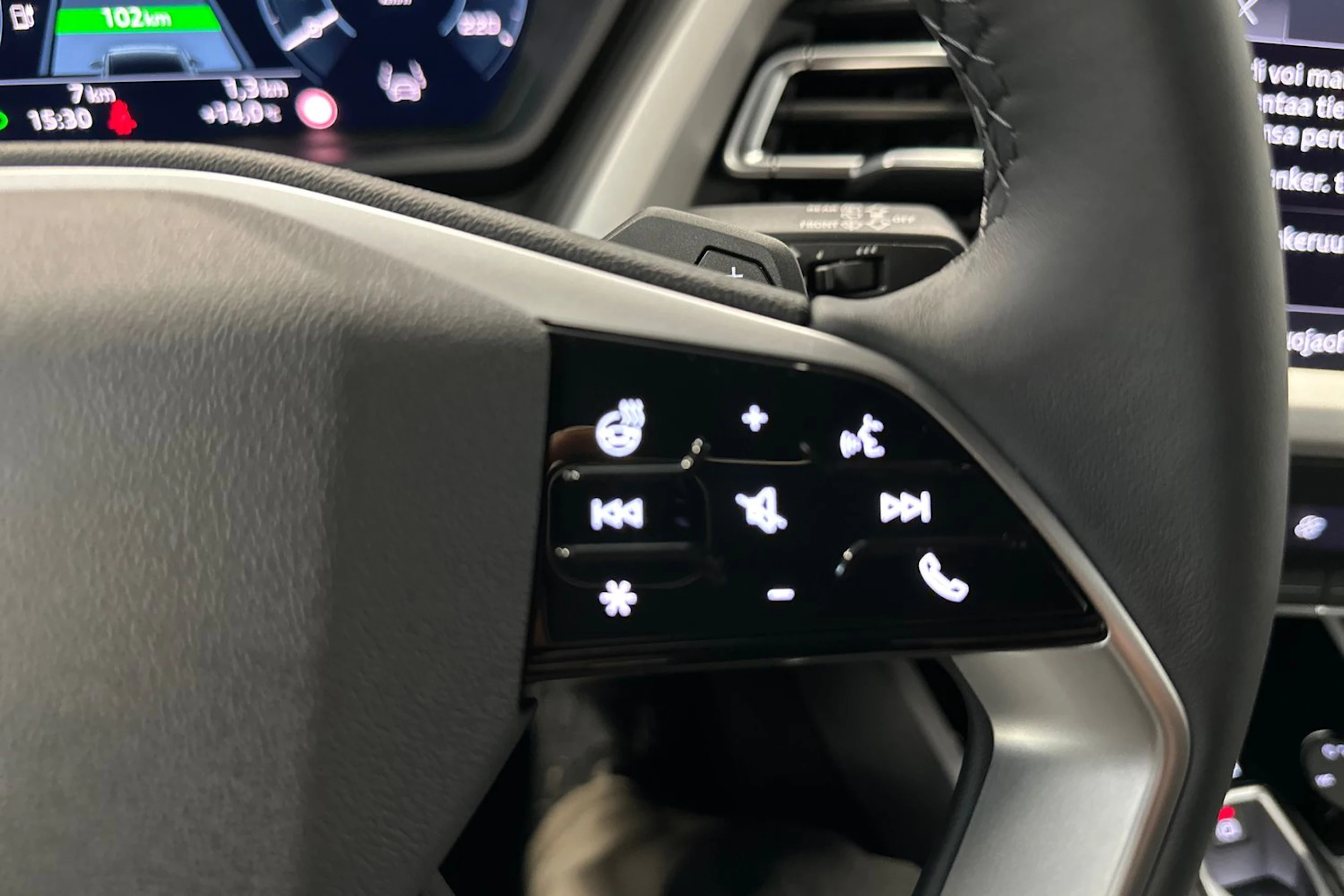 taifun harmaa Audi Q4 e-tron 2026 kuva 31.