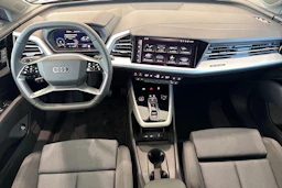 harmaa Audi Q4 e-tron 2026 kuva 7.