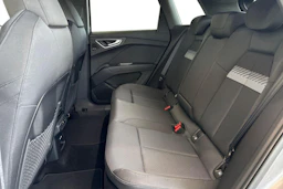 harmaa Audi Q4 e-tron 2026 kuva 8.