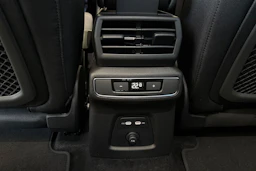 harmaa Audi Q4 e-tron 2026 kuva 12.