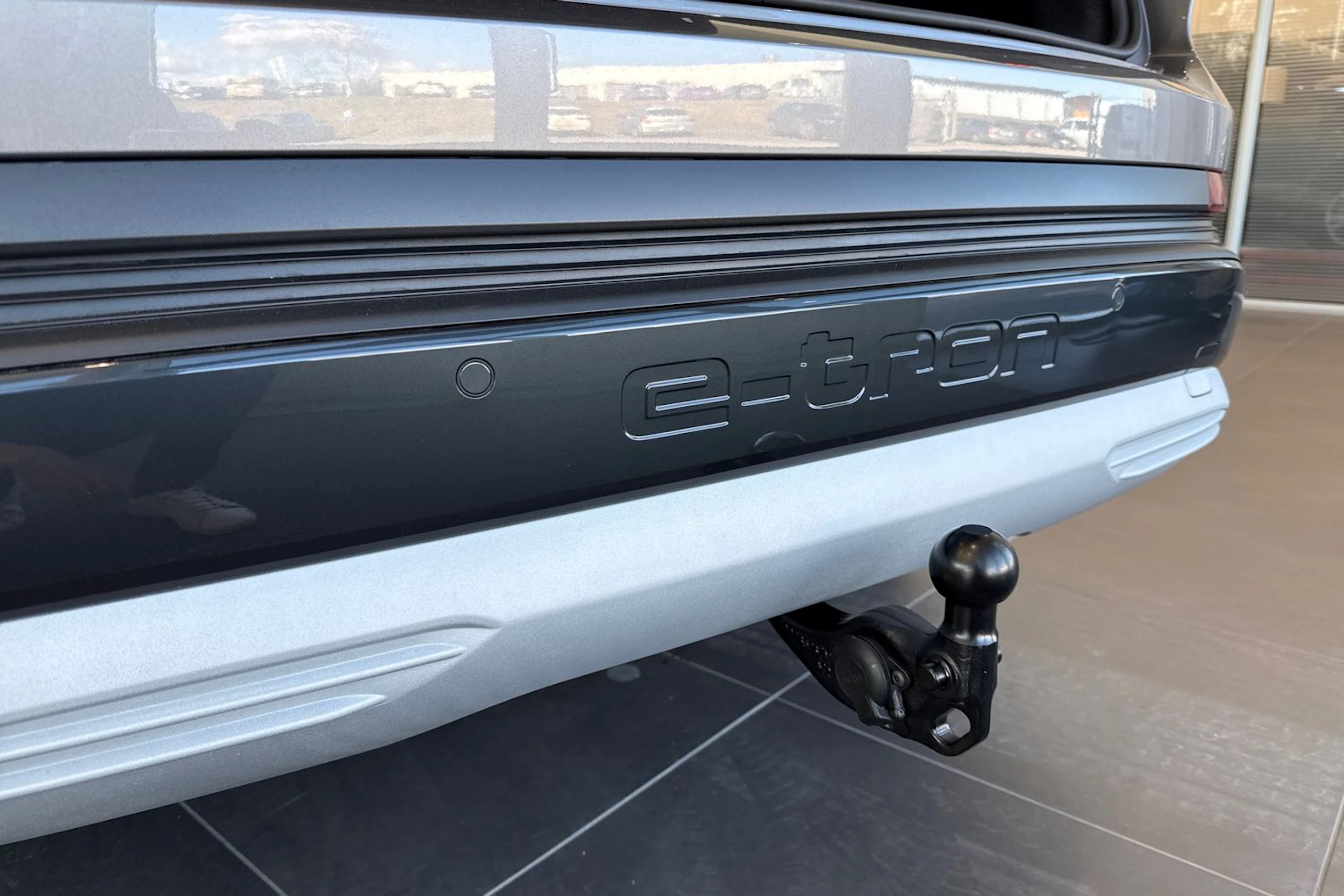 harmaa Audi Q4 e-tron 2026 kuva 16.