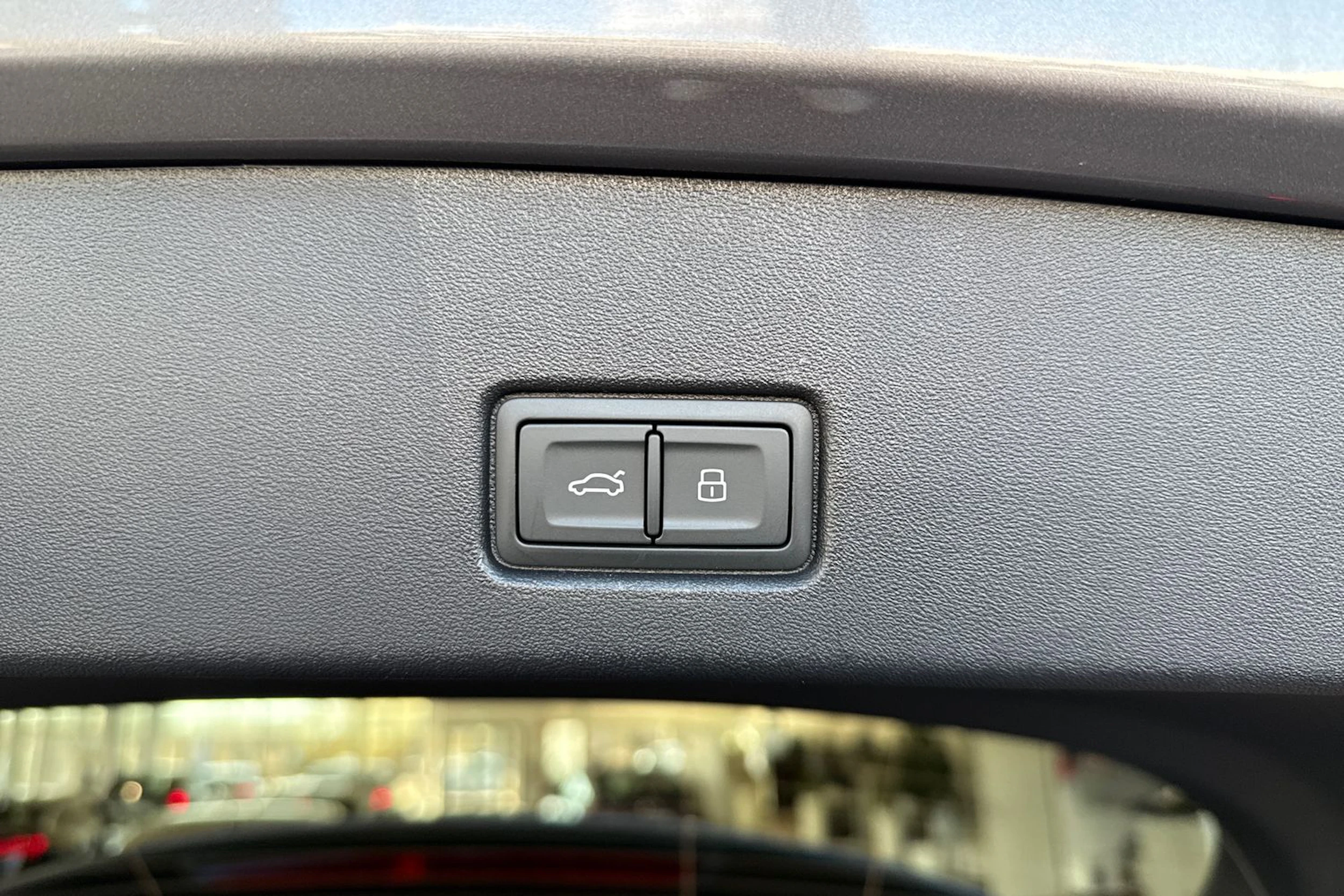 harmaa Audi Q4 e-tron 2026 kuva 17.