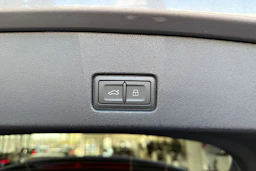 harmaa Audi Q4 e-tron 2026 kuva 17.