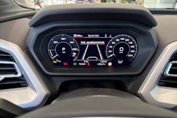 harmaa Audi Q4 e-tron 2026 kuva 23.