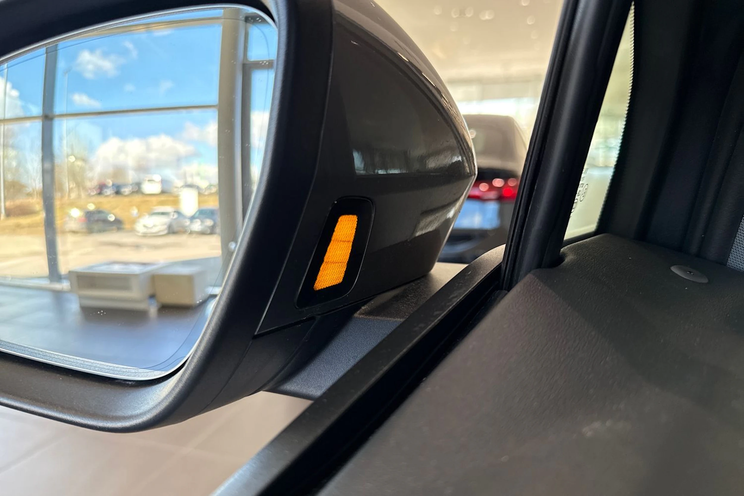 harmaa Audi Q4 e-tron 2026 kuva 25.