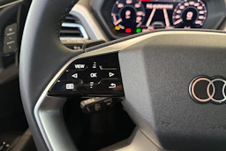 harmaa Audi Q4 e-tron 2026 kuva 26.