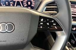 harmaa Audi Q4 e-tron 2026 kuva 27.