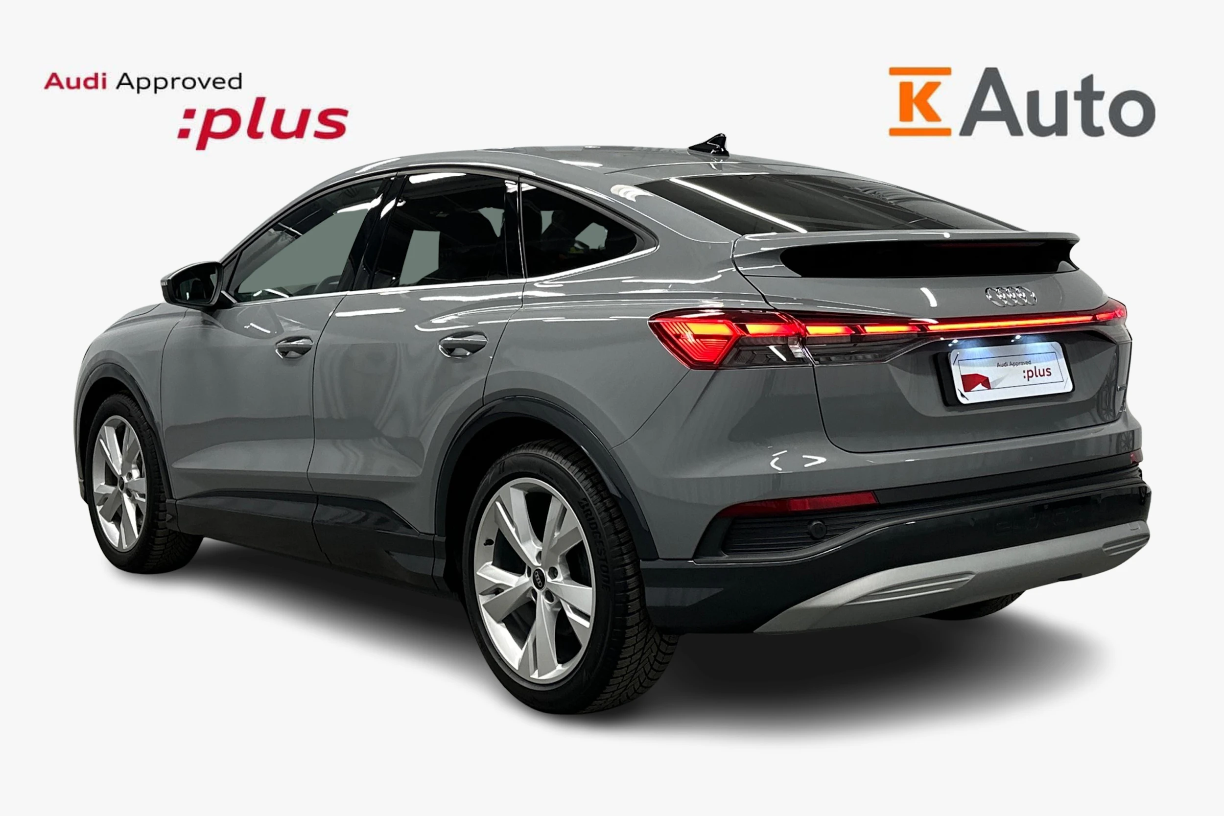 harmaa Audi Q4 e-tron 2026 kuva 2.