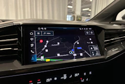 harmaa Audi Q4 e-tron 2026 kuva 14.