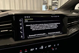 harmaa Audi Q4 e-tron 2026 kuva 15.