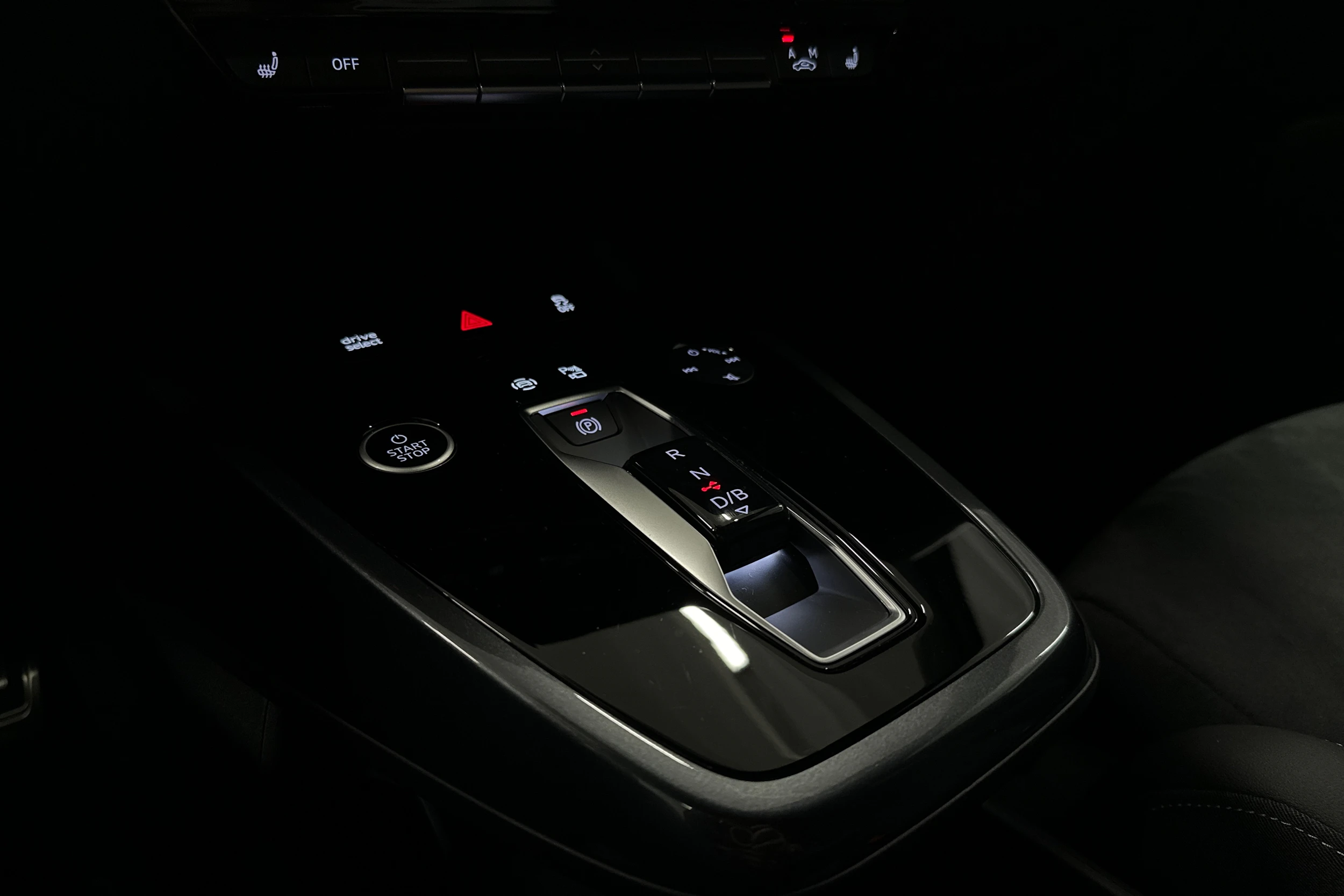 harmaa Audi Q4 e-tron 2026 kuva 22.