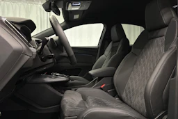 harmaa Audi Q4 e-tron 2026 kuva 23.
