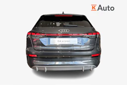 harmaa Audi Q4 e-tron 2026 kuva 3.