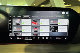 harmaa Audi Q4 e-tron 2026 kuva 15.