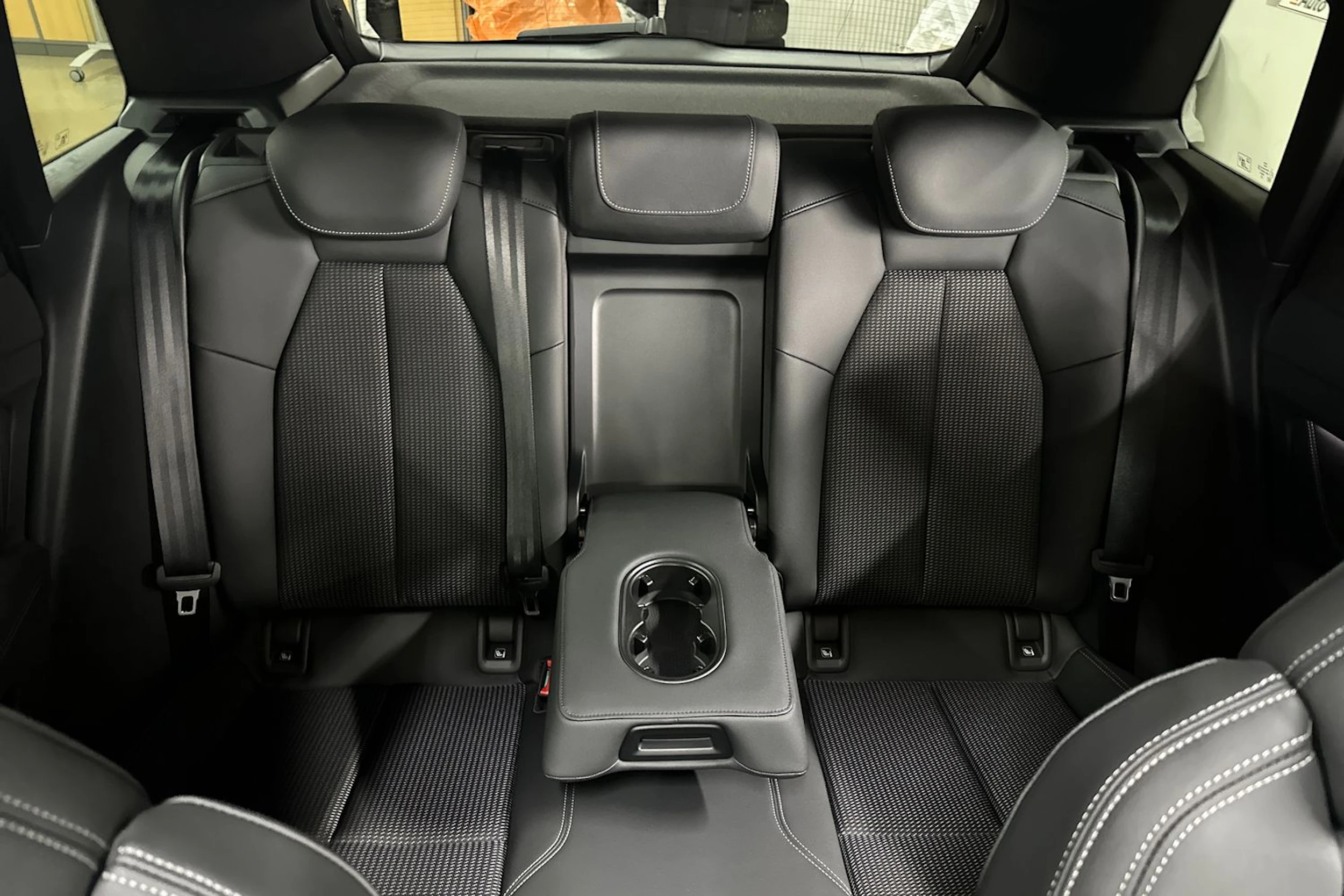 met. vihreä Audi Q4 e-tron 2026 kuva 14.