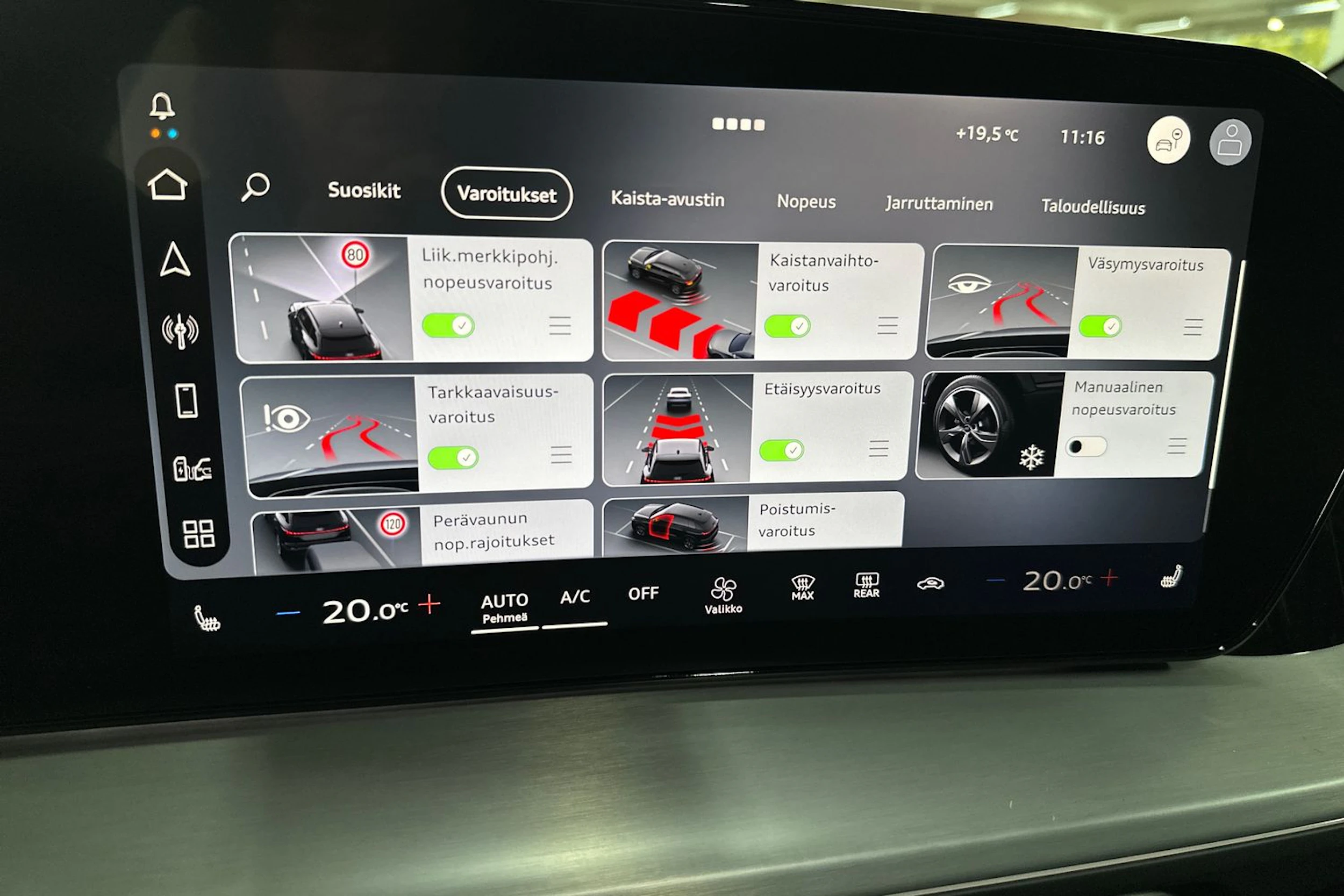 met. vihreä Audi Q4 e-tron 2026 kuva 20.