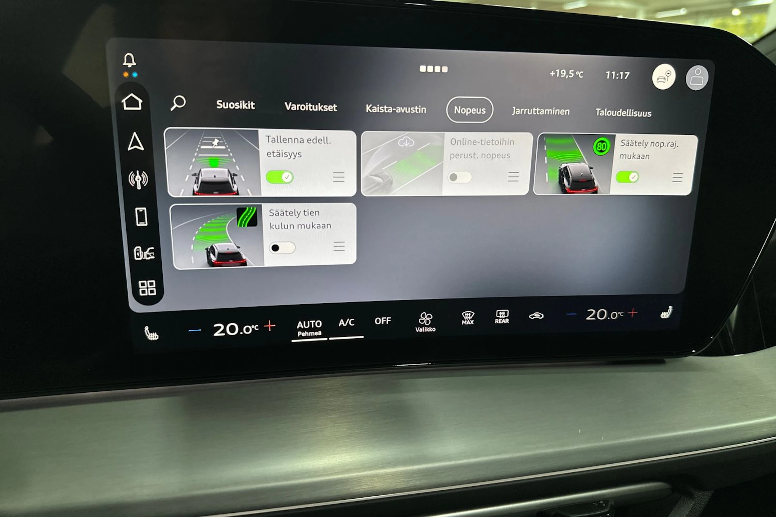 met. vihreä Audi Q4 e-tron 2026 kuva 22.