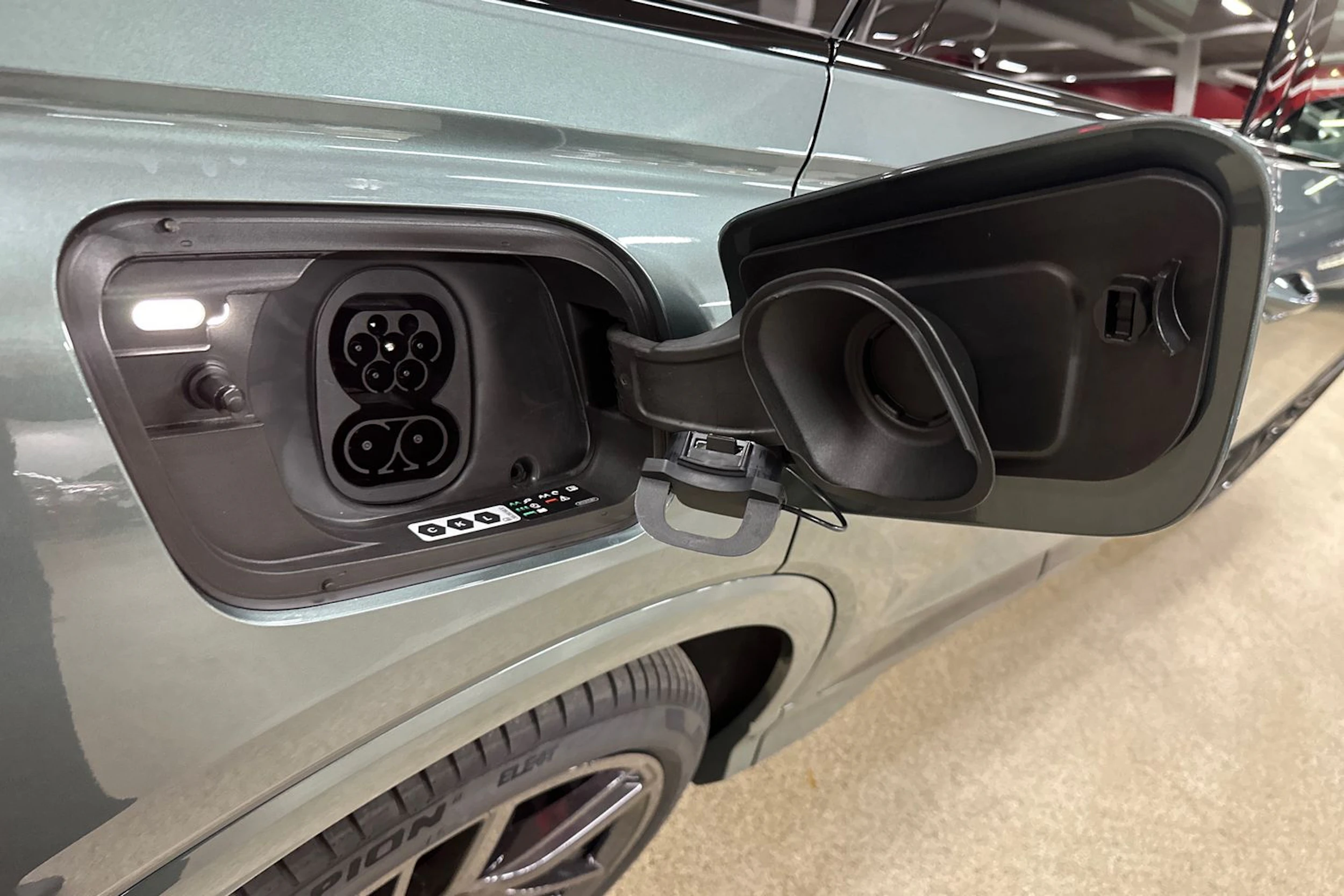 met. vihreä Audi Q4 e-tron 2026 kuva 34.