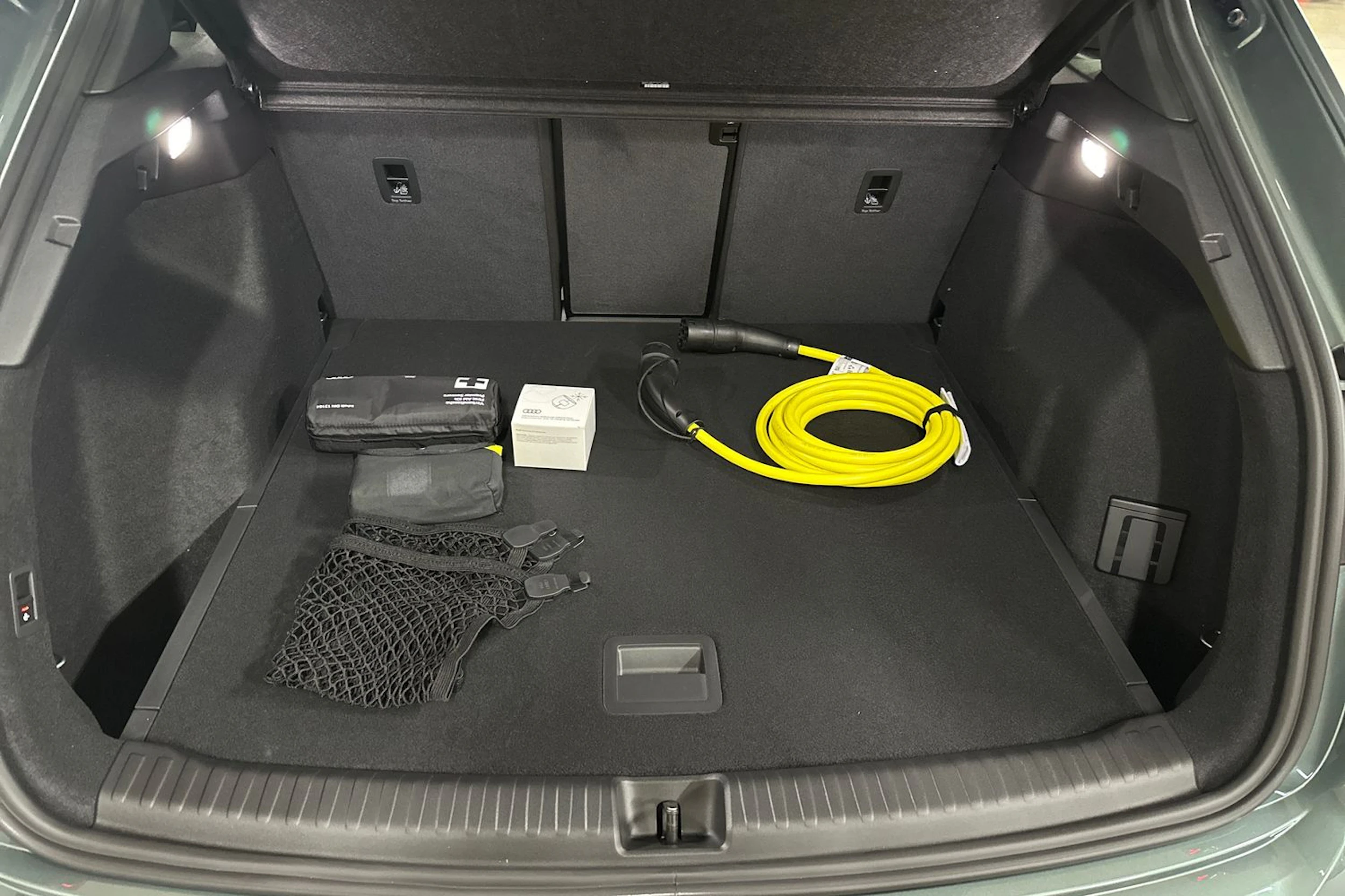 met. vihreä Audi Q4 e-tron 2026 kuva 35.