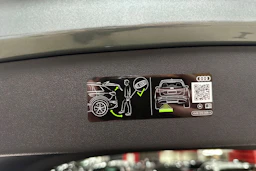 met. vihreä Audi Q4 e-tron 2026 kuva 39.