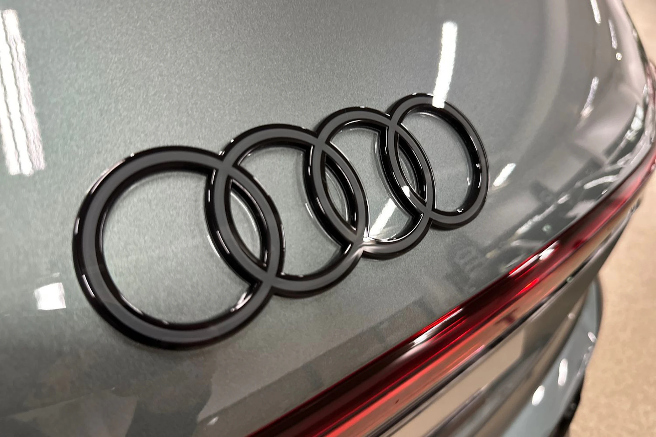 met. vihreä Audi Q4 e-tron 2026 kuva 40.