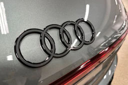 met. vihreä Audi Q4 e-tron 2026 kuva 40.