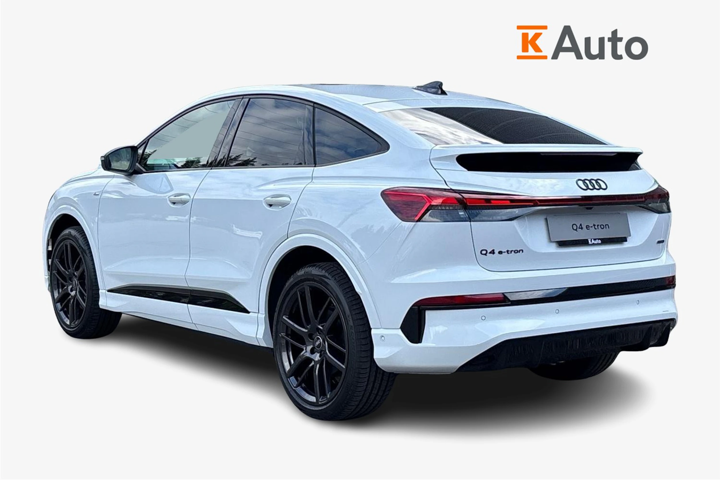 valkoinen Audi Q4 e-tron 2026 kuva 2.