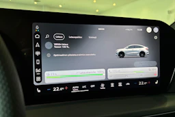 valkoinen Audi Q4 e-tron 2026 kuva 14.