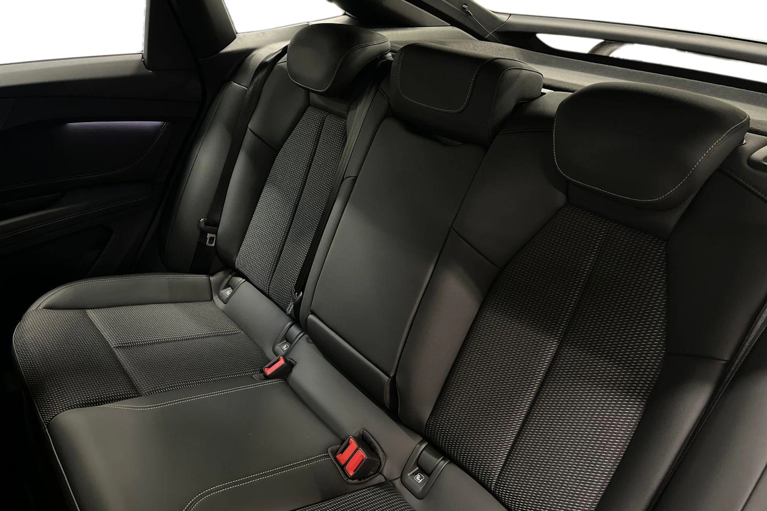 met. vihreä Audi Q4 e-tron 2026 kuva 8.